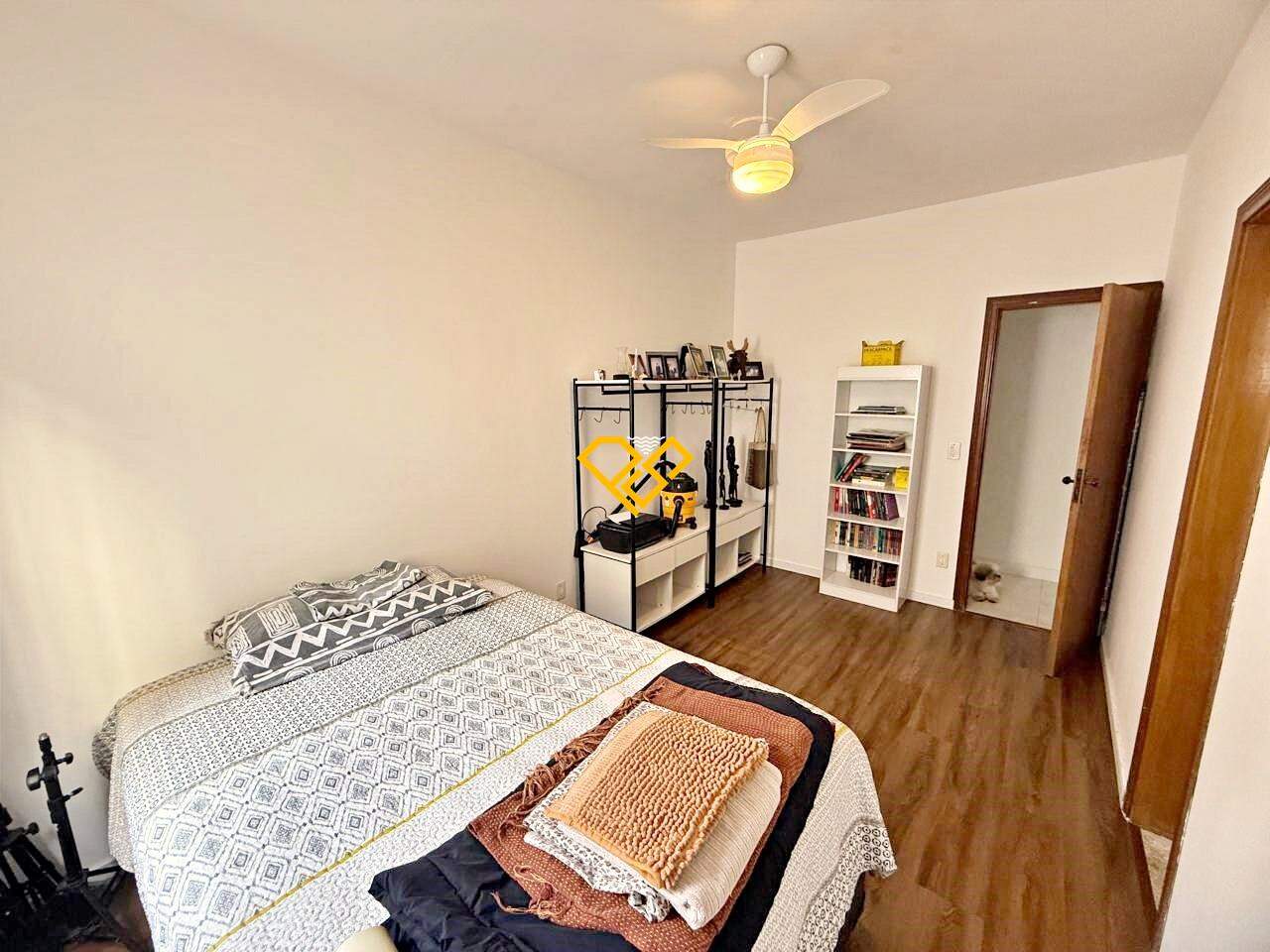 Sobreposta Baixa à venda no Embaré: Suite 2