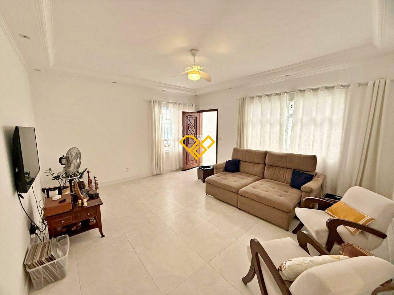 Sobreposta Baixa à venda no Embaré: Sala
