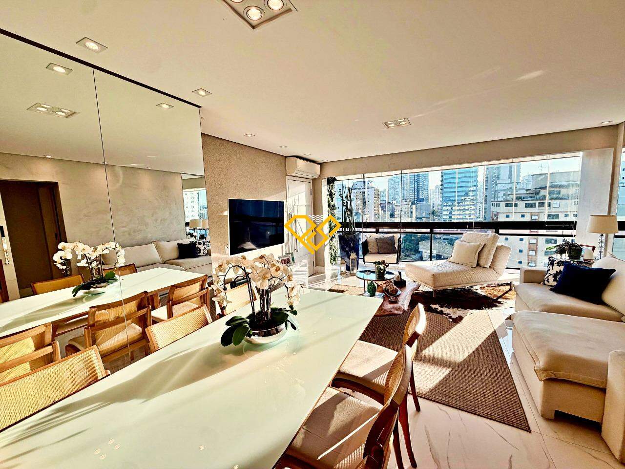 Apartamento à venda no Gonzaga: Sala e varanda
