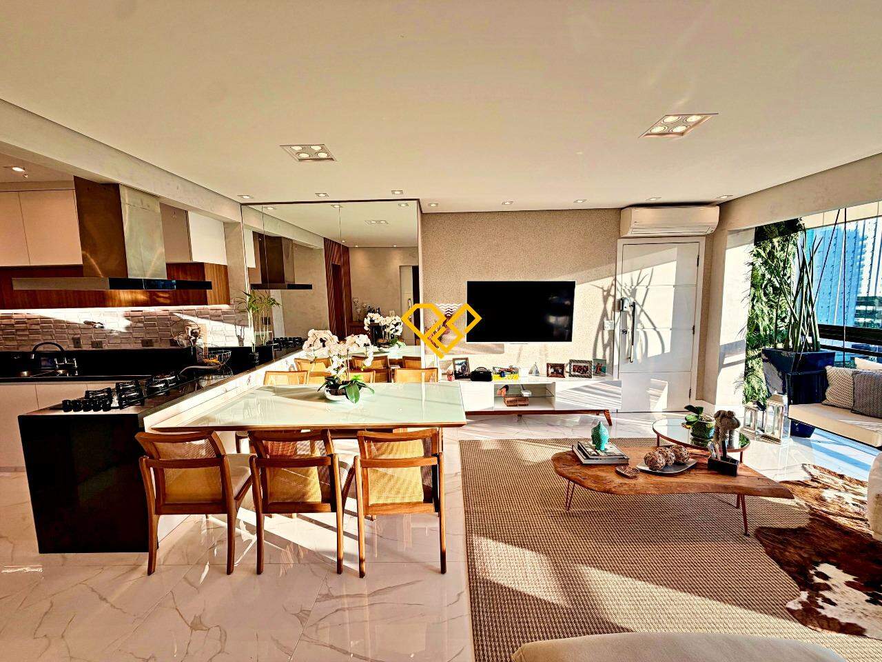 Apartamento à venda no Gonzaga: Sala e varanda