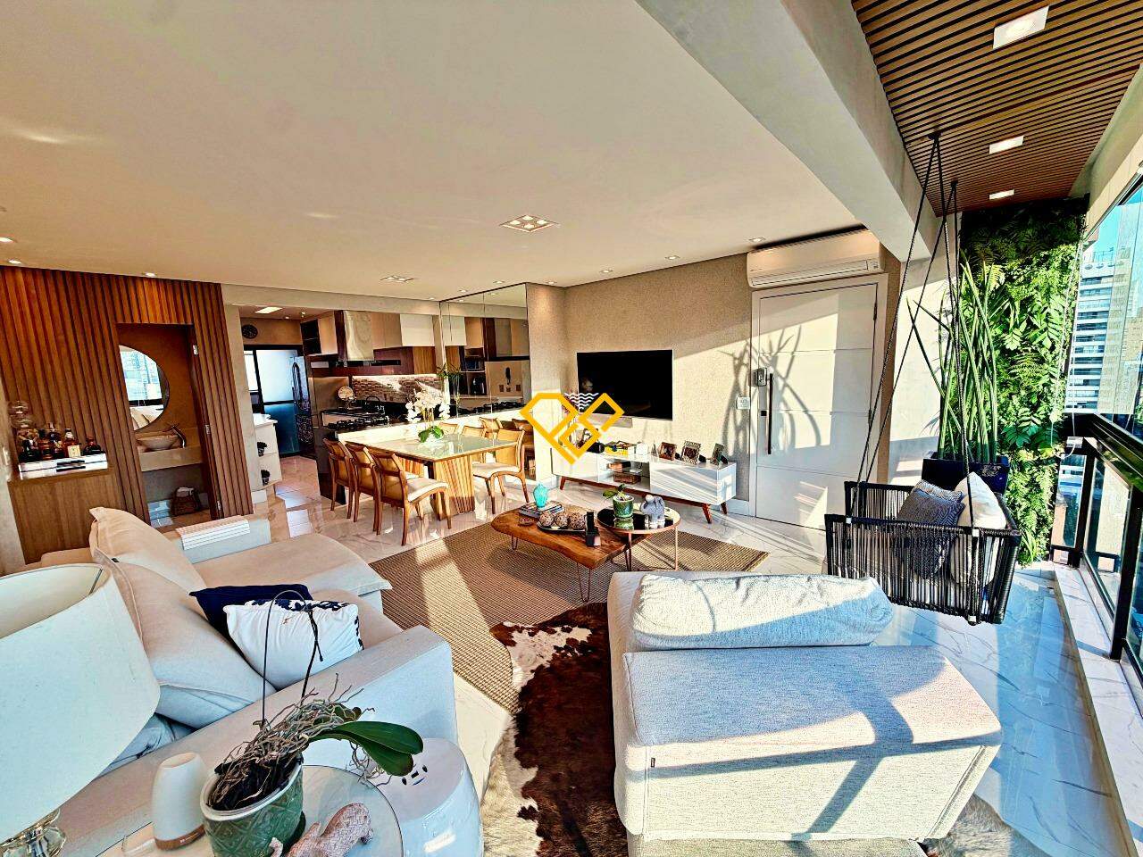 Apartamento à venda no Gonzaga: Sala e varanda