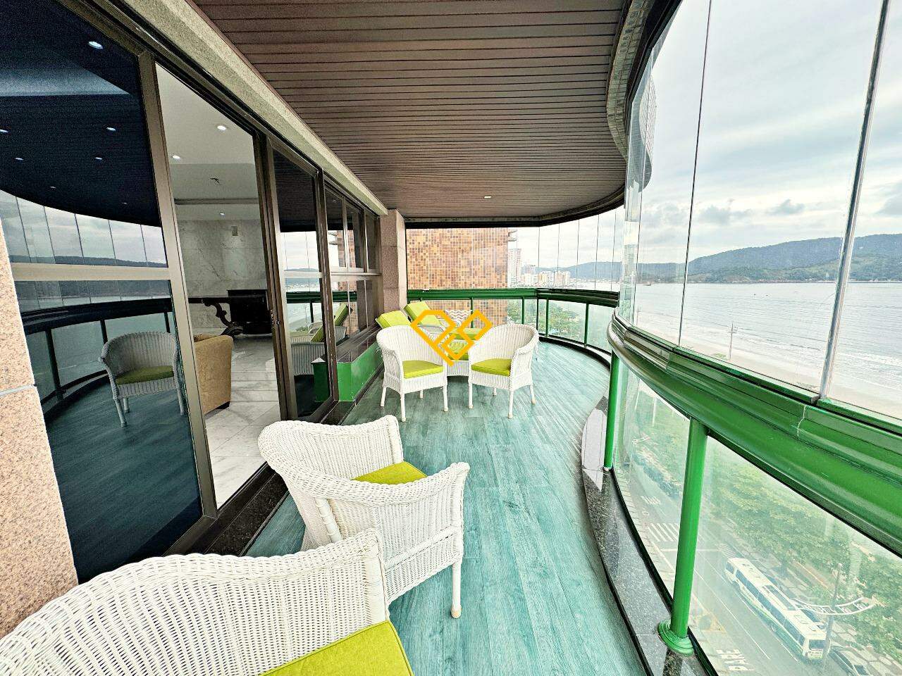 Apartamento à venda no Aparecida: Varanda