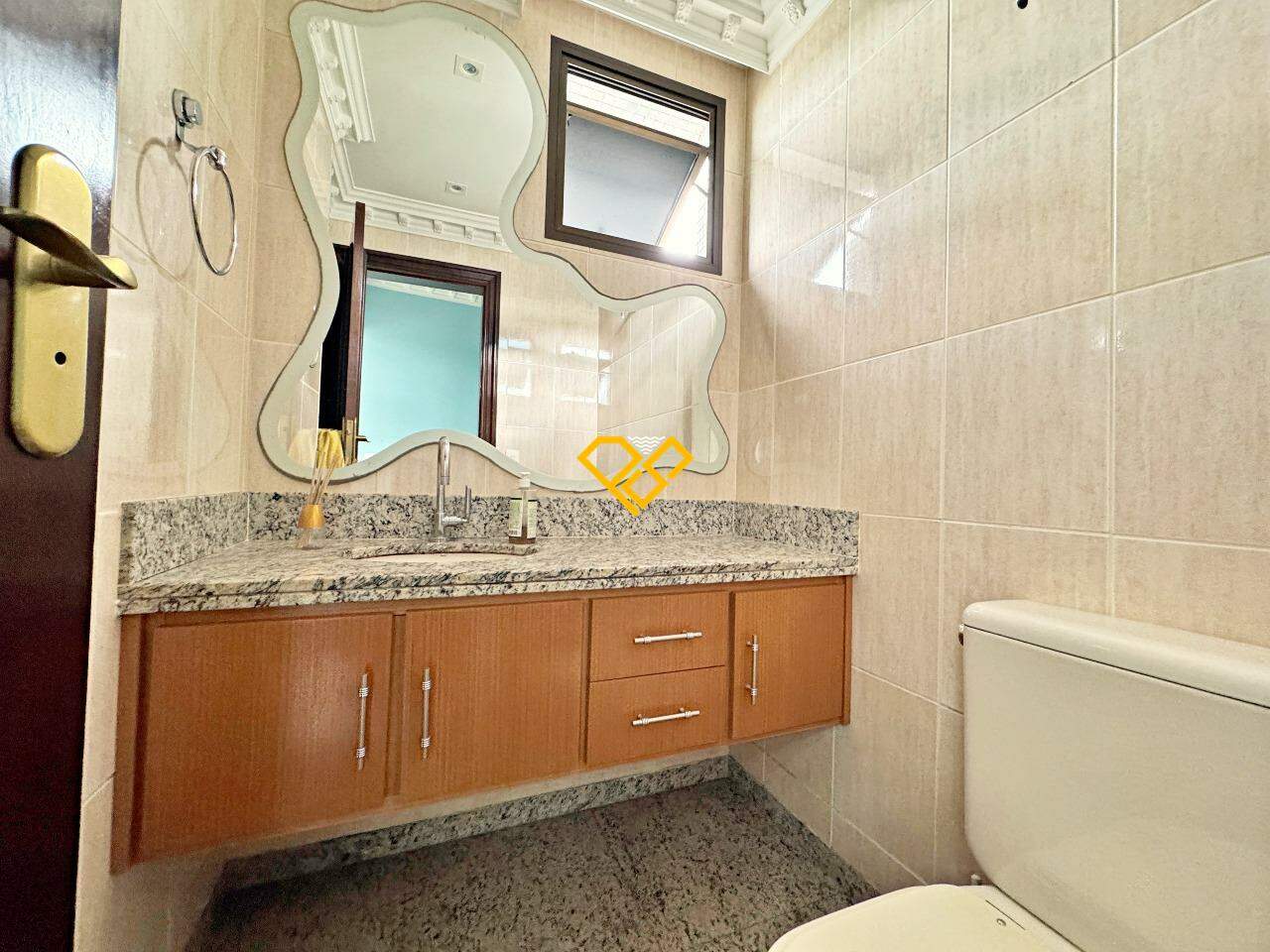 Apartamento à venda no Aparecida: Lavabo