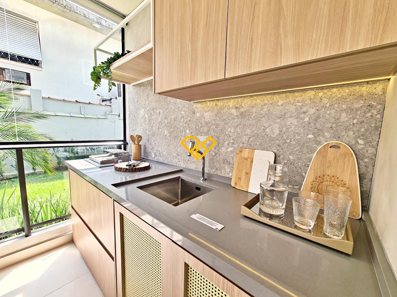 Apartamento à venda no Ponta da Praia: 