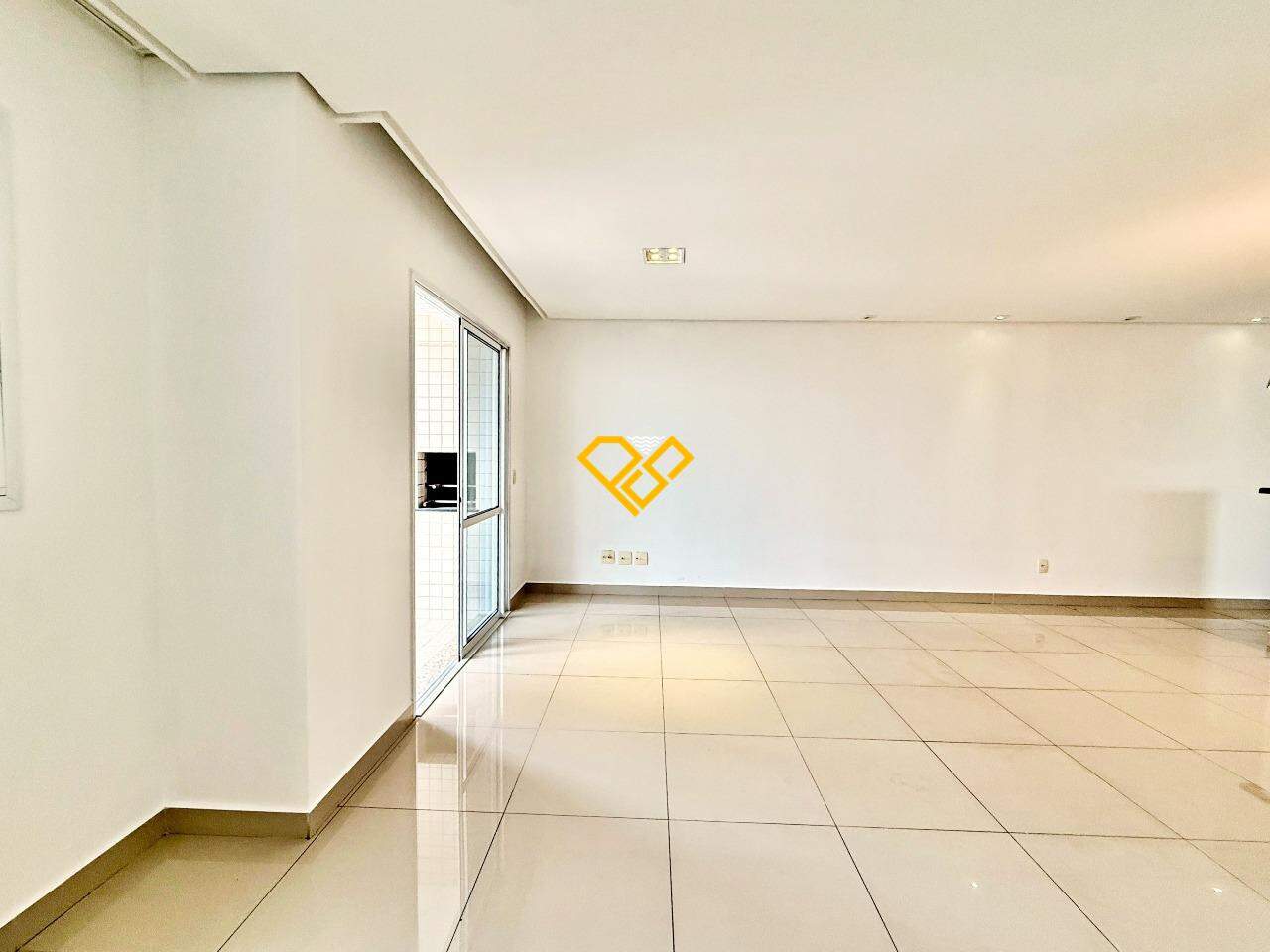Apartamento à venda no Ponta da Praia: Sala