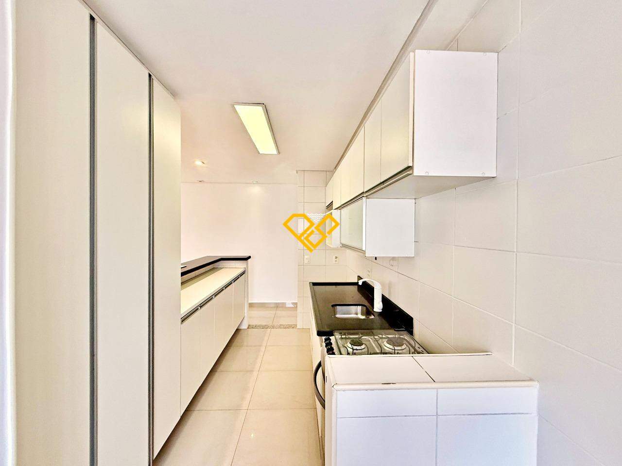 Apartamento à venda no Ponta da Praia: Cozinha