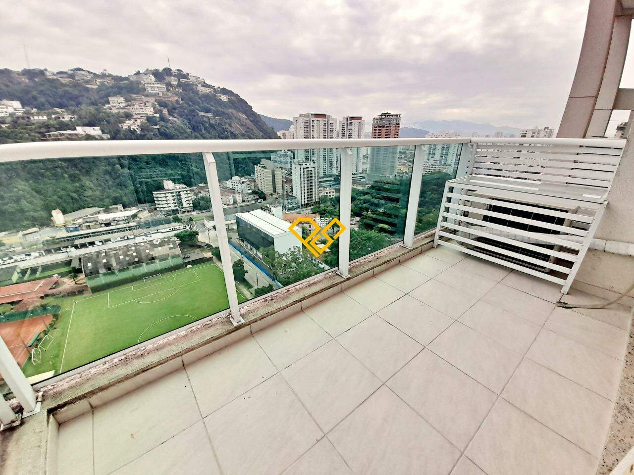 Apartamento Duplex à venda no José Menino: Varanda