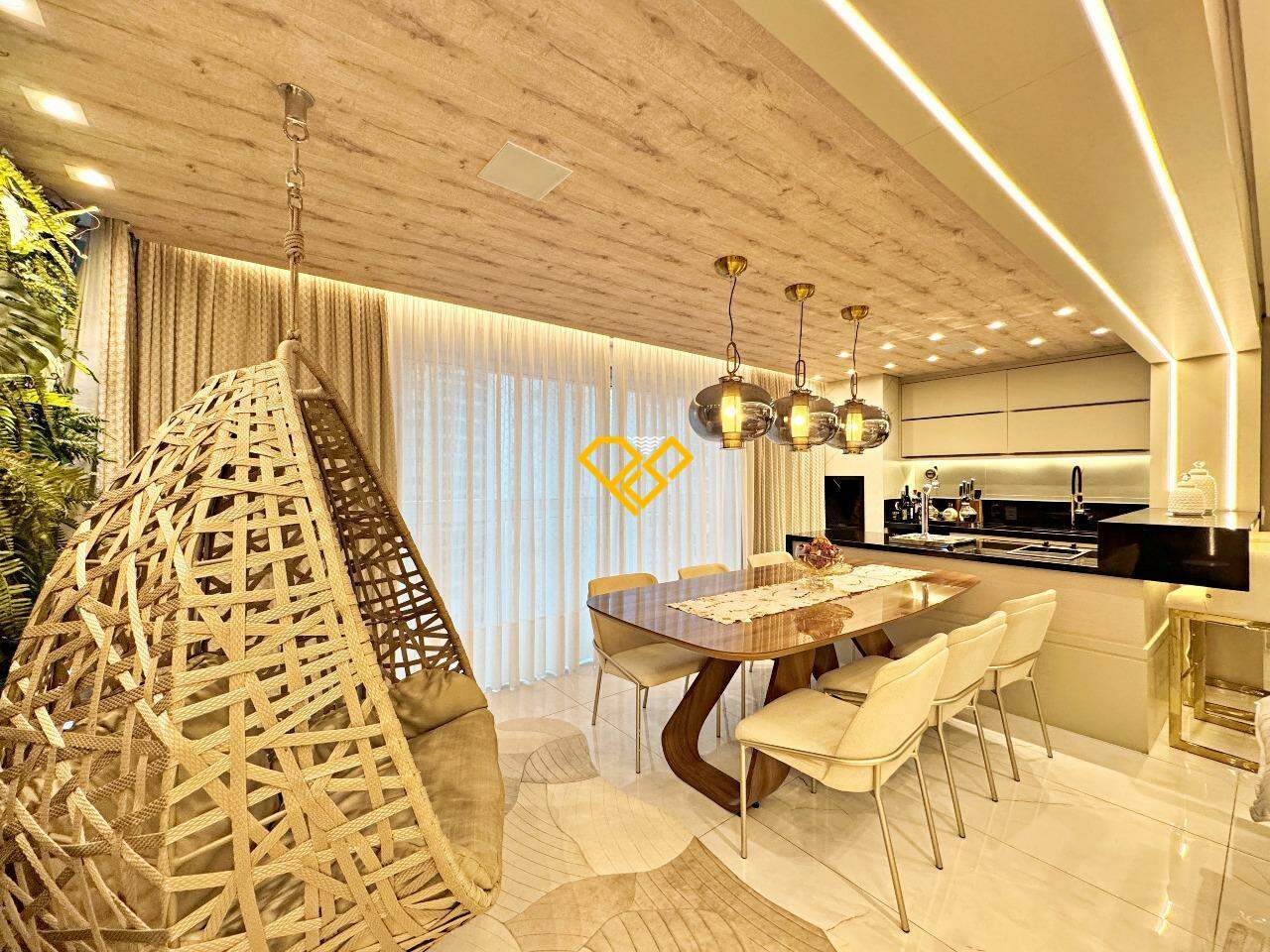 Apartamento à venda no Ponta da Praia: Varanda