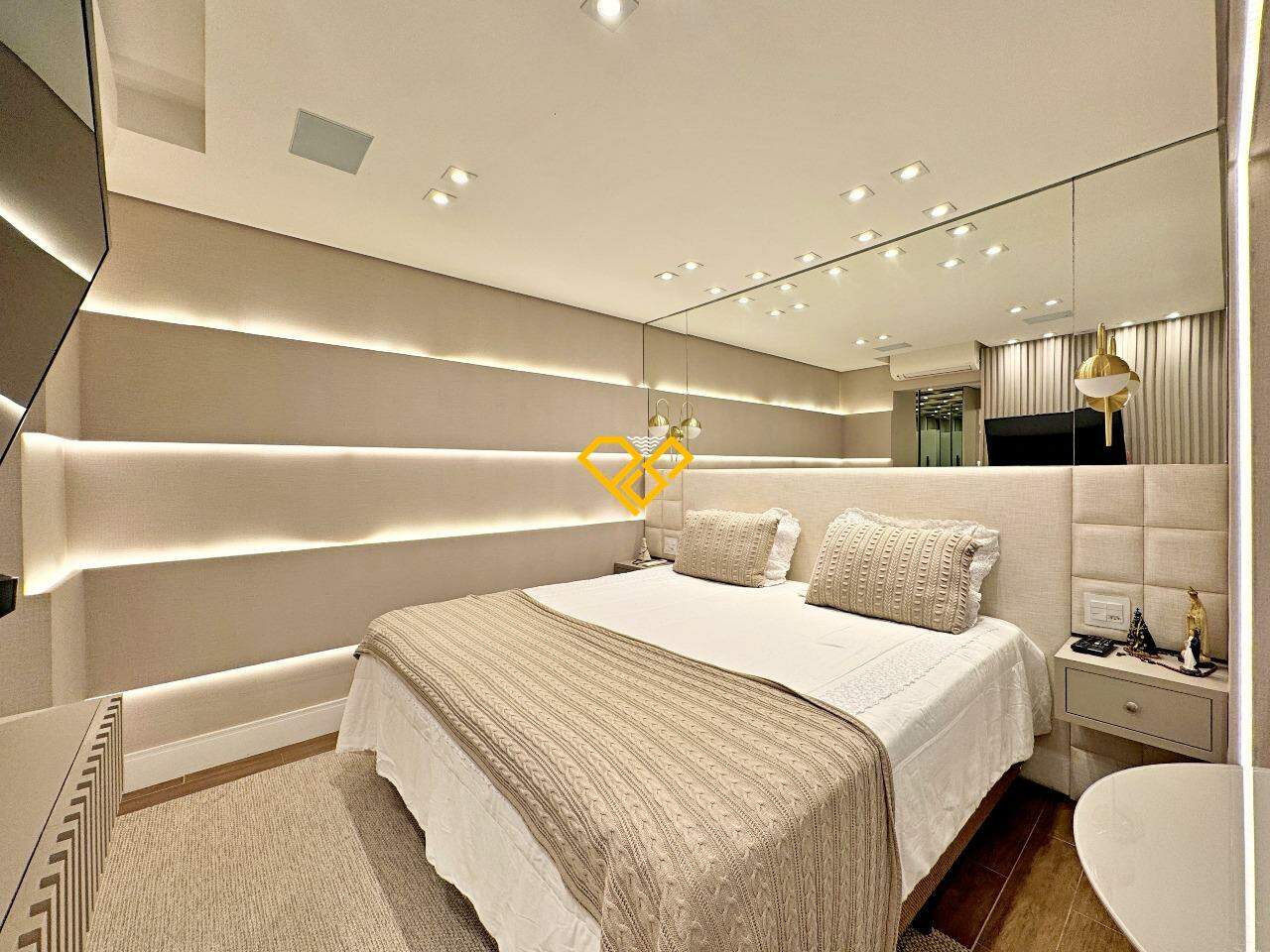 Apartamento à venda no Ponta da Praia: Dormitório 1 - suíte master