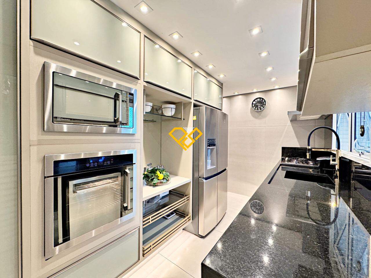 Apartamento à venda no Ponta da Praia: Cozinha