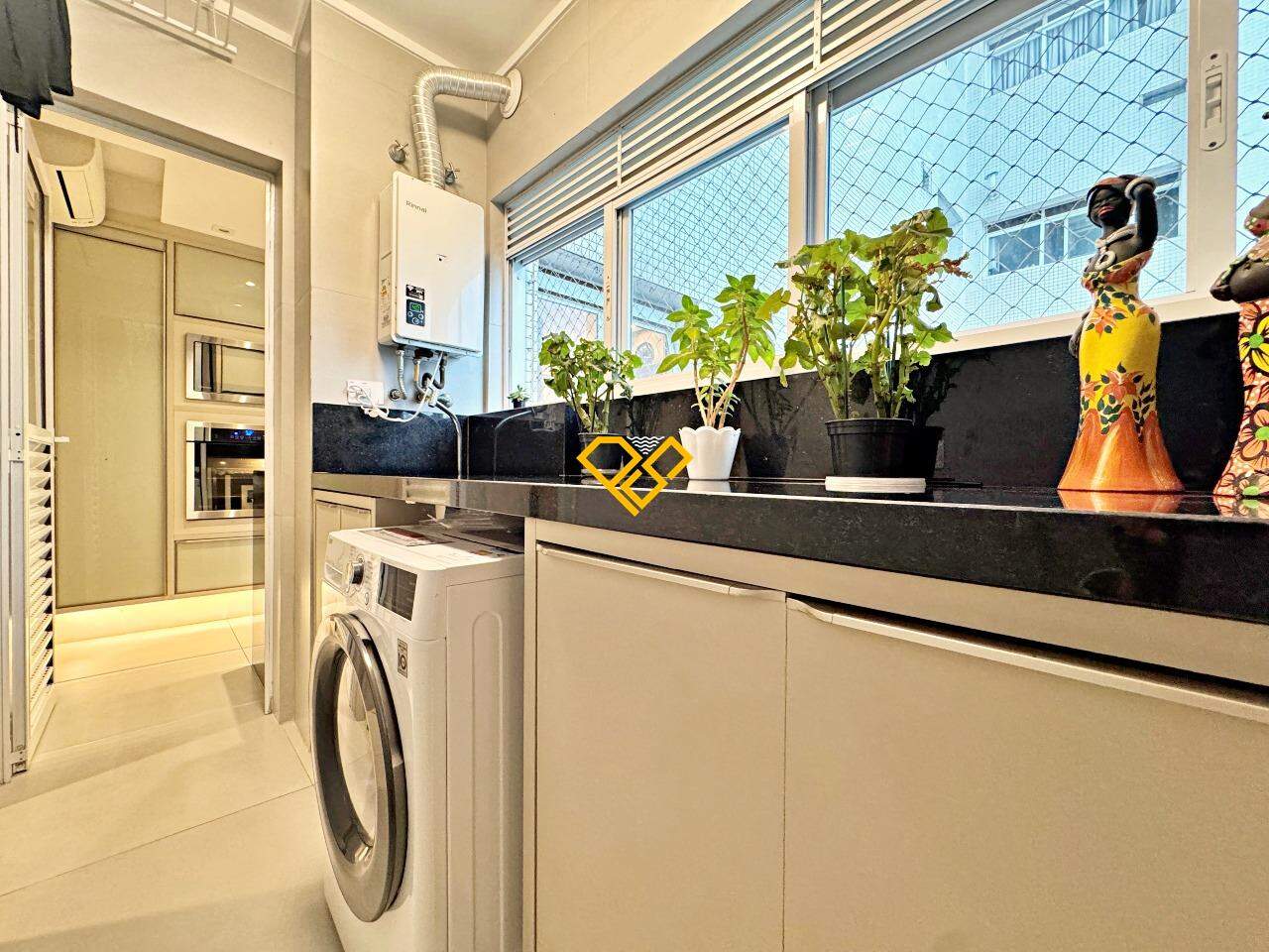 Apartamento à venda no Ponta da Praia: Área de serviço