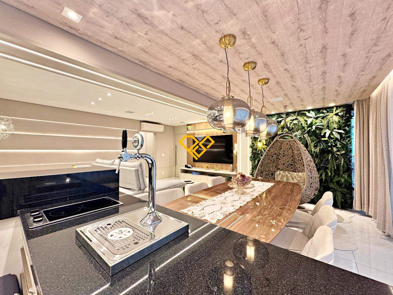 Apartamento à venda no Ponta da Praia: Varanda