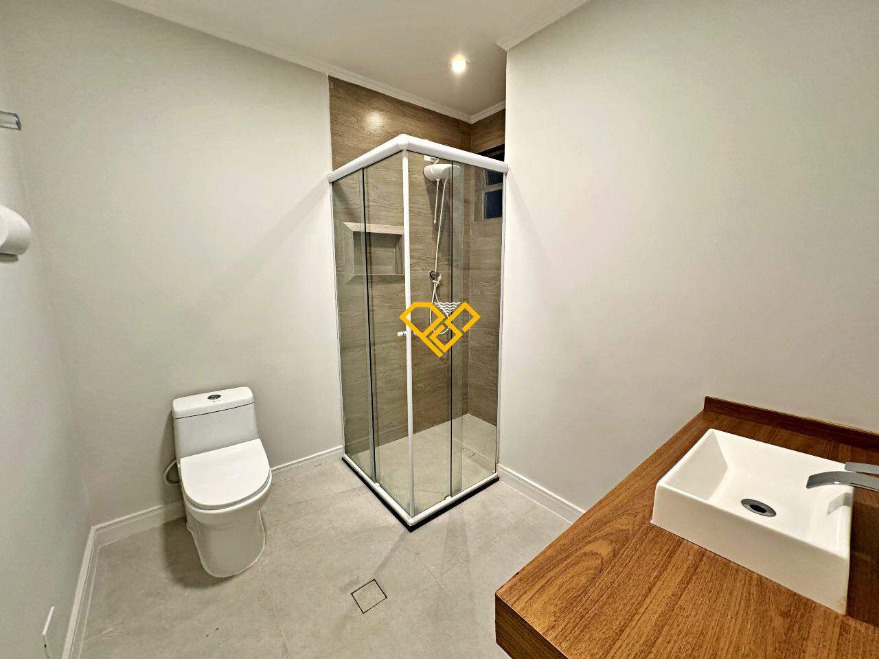Apartamento à venda no Ponta da Praia: Wc social
