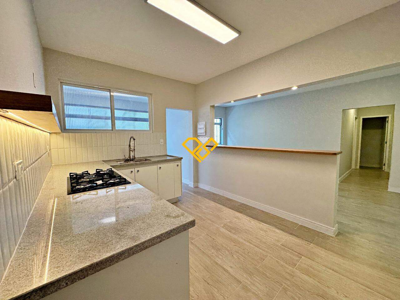 Apartamento à venda no Ponta da Praia: Cozinha