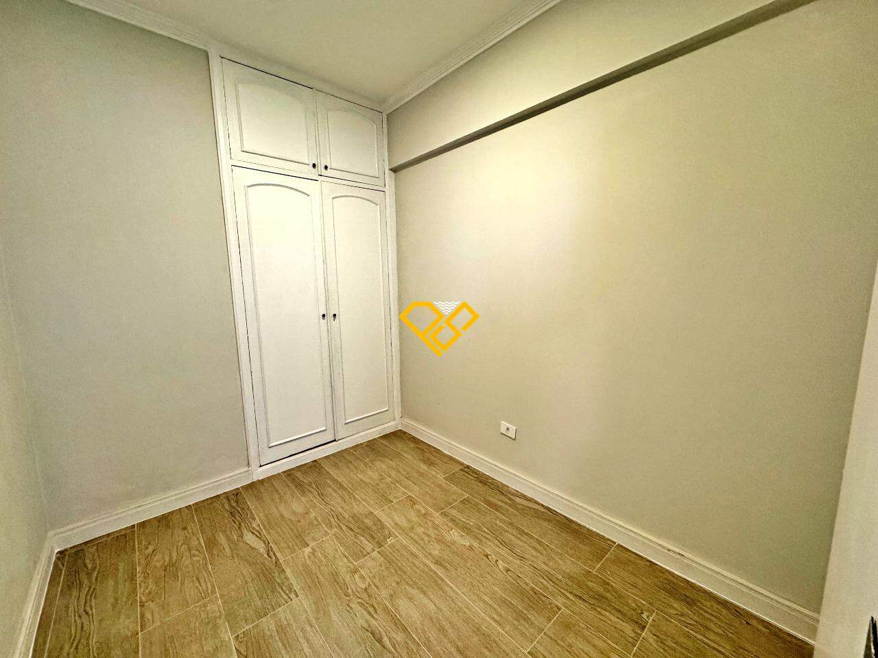 Apartamento à venda no Ponta da Praia: Dependência