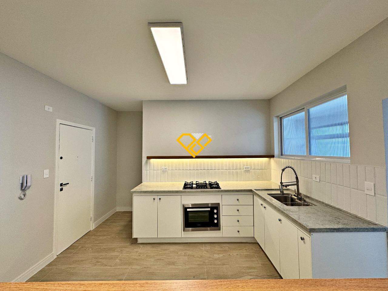 Apartamento à venda no Ponta da Praia: Cozinha