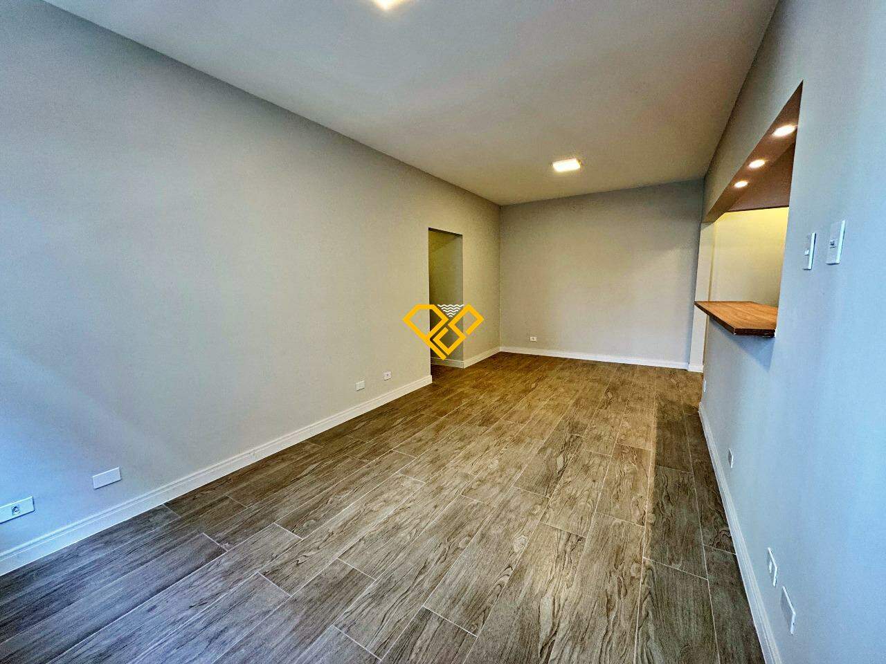 Apartamento à venda no Ponta da Praia: Sala