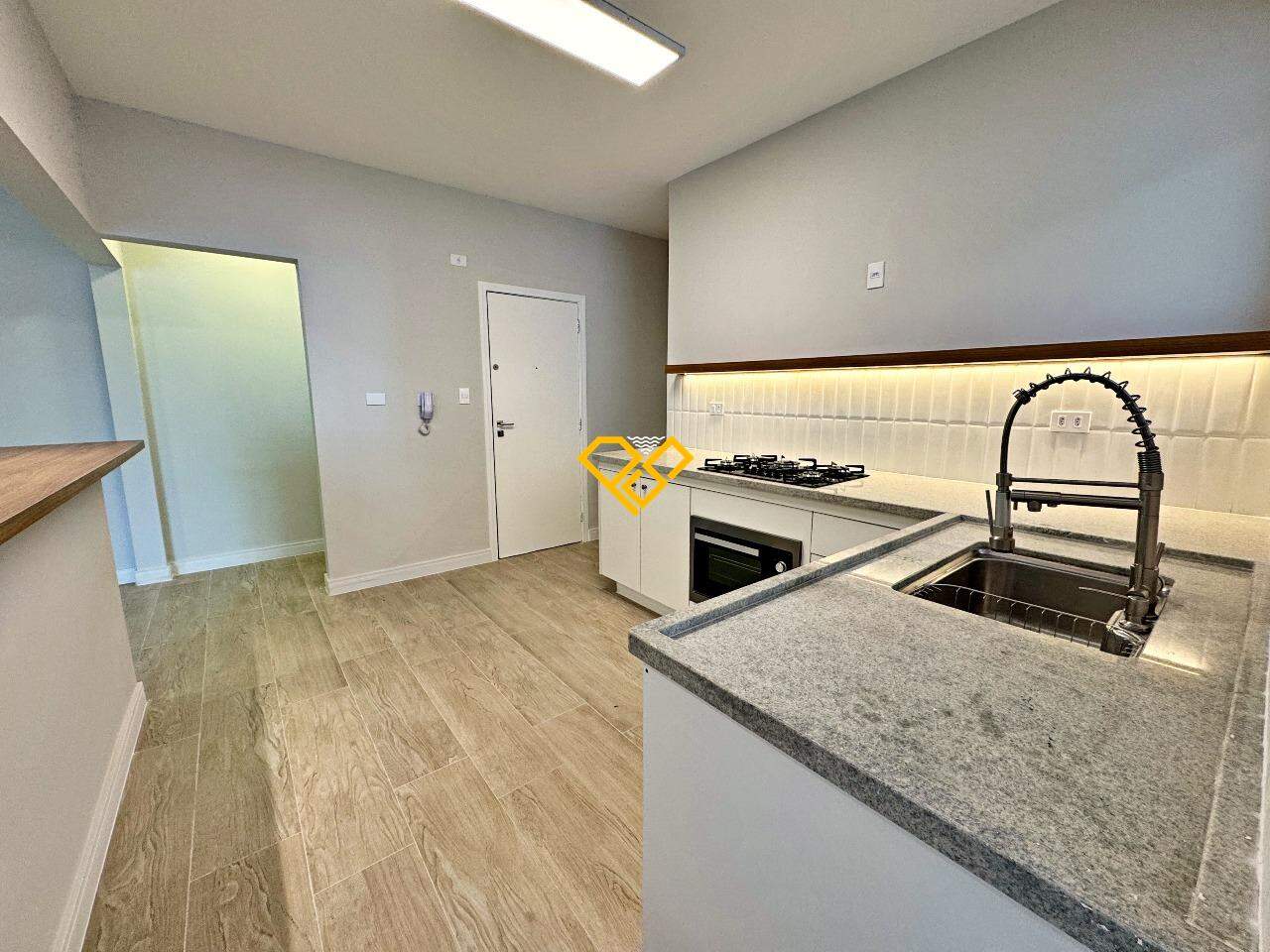 Apartamento à venda no Ponta da Praia: Cozinha