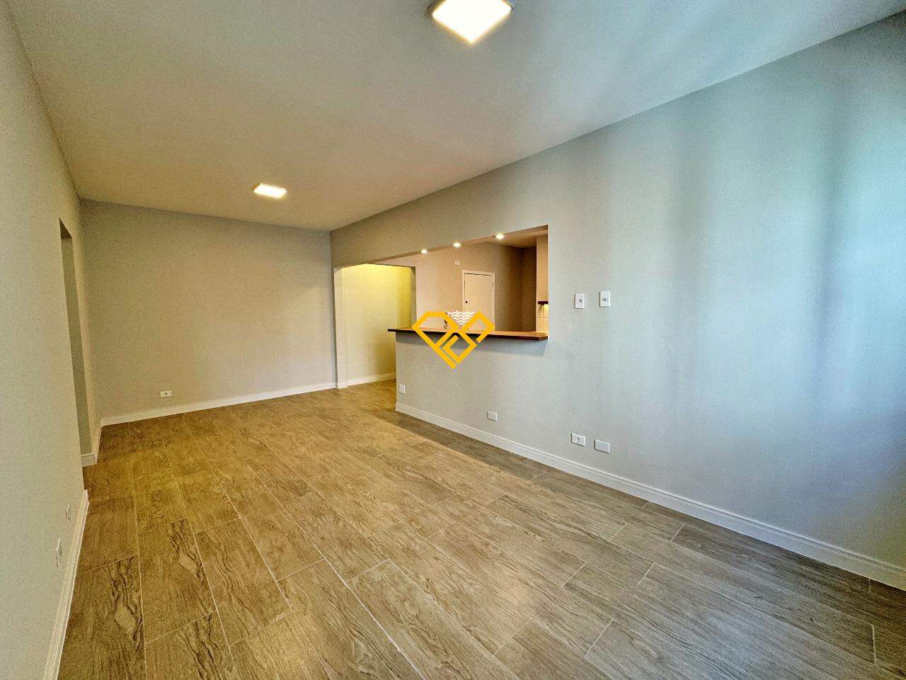 Apartamento à venda no Ponta da Praia: Sala