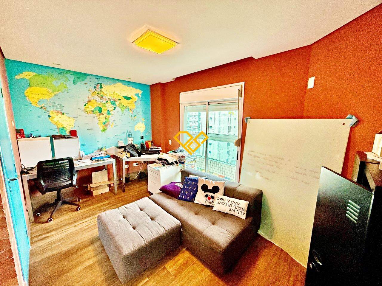 Apartamento à venda no Ponta da Praia: Escritório
