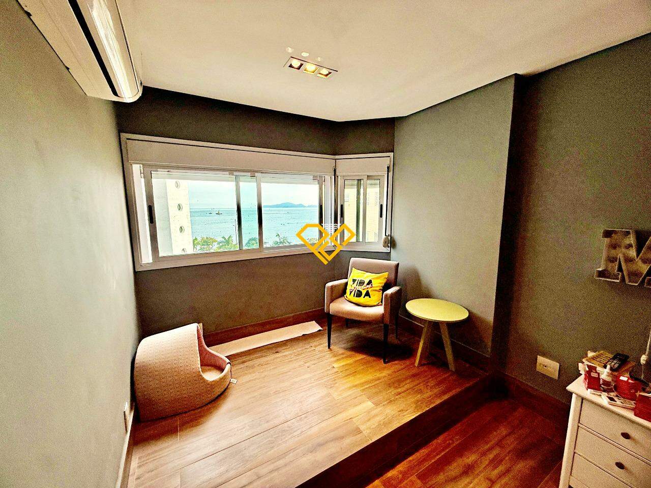 Apartamento à venda no Ponta da Praia: 
