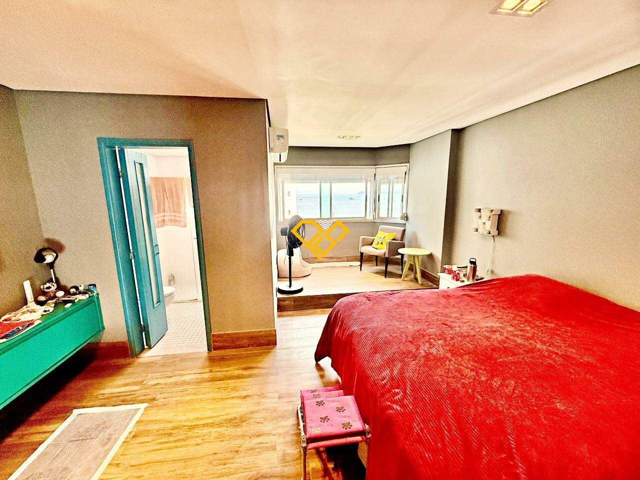 Apartamento à venda no Ponta da Praia: Dormitório - suíte