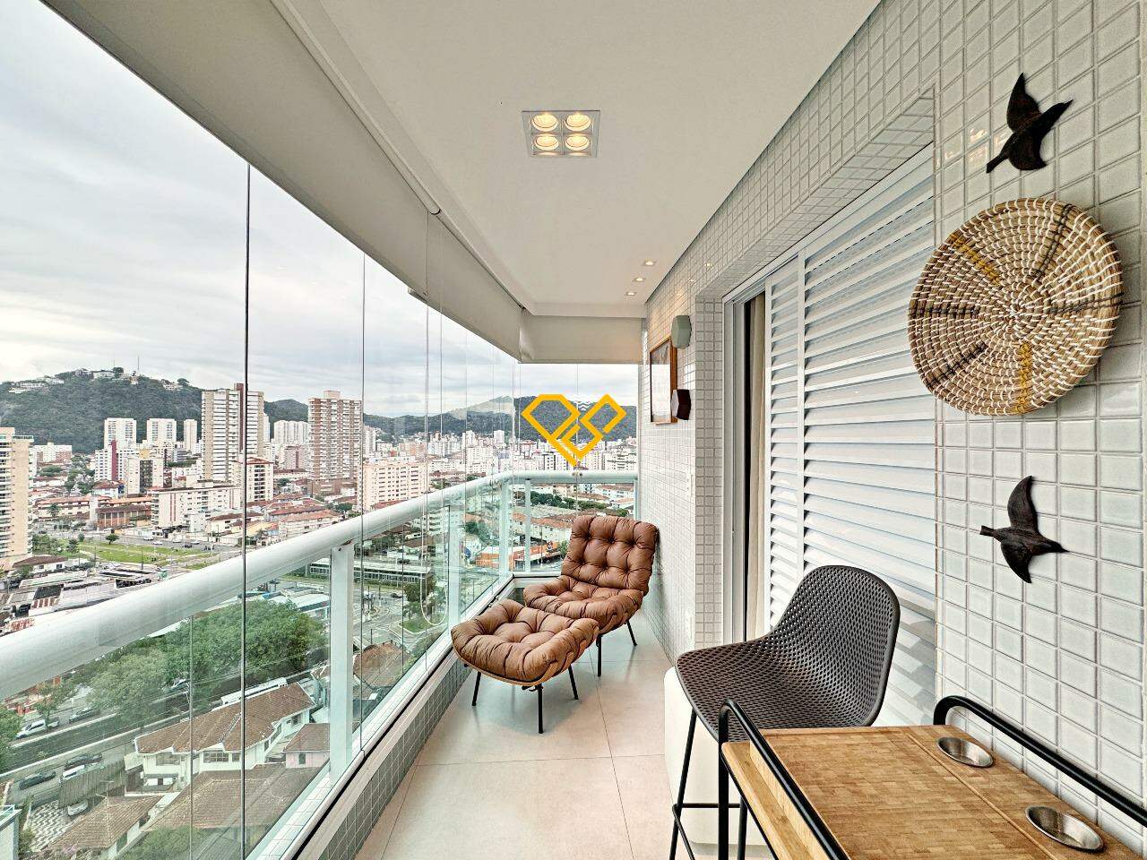 Apartamento para aluguel no Gonzaga: Varanda com churrasqueira