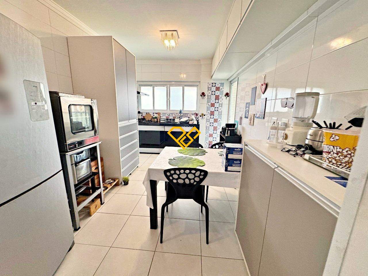Apartamento à venda no Gonzaga: Cozinha