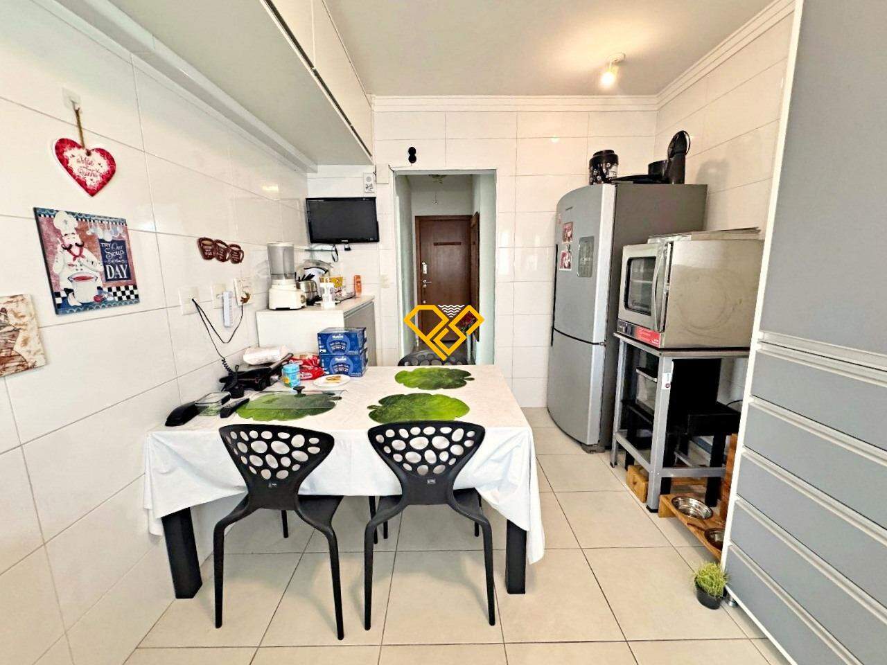 Apartamento à venda no Gonzaga: Cozinha