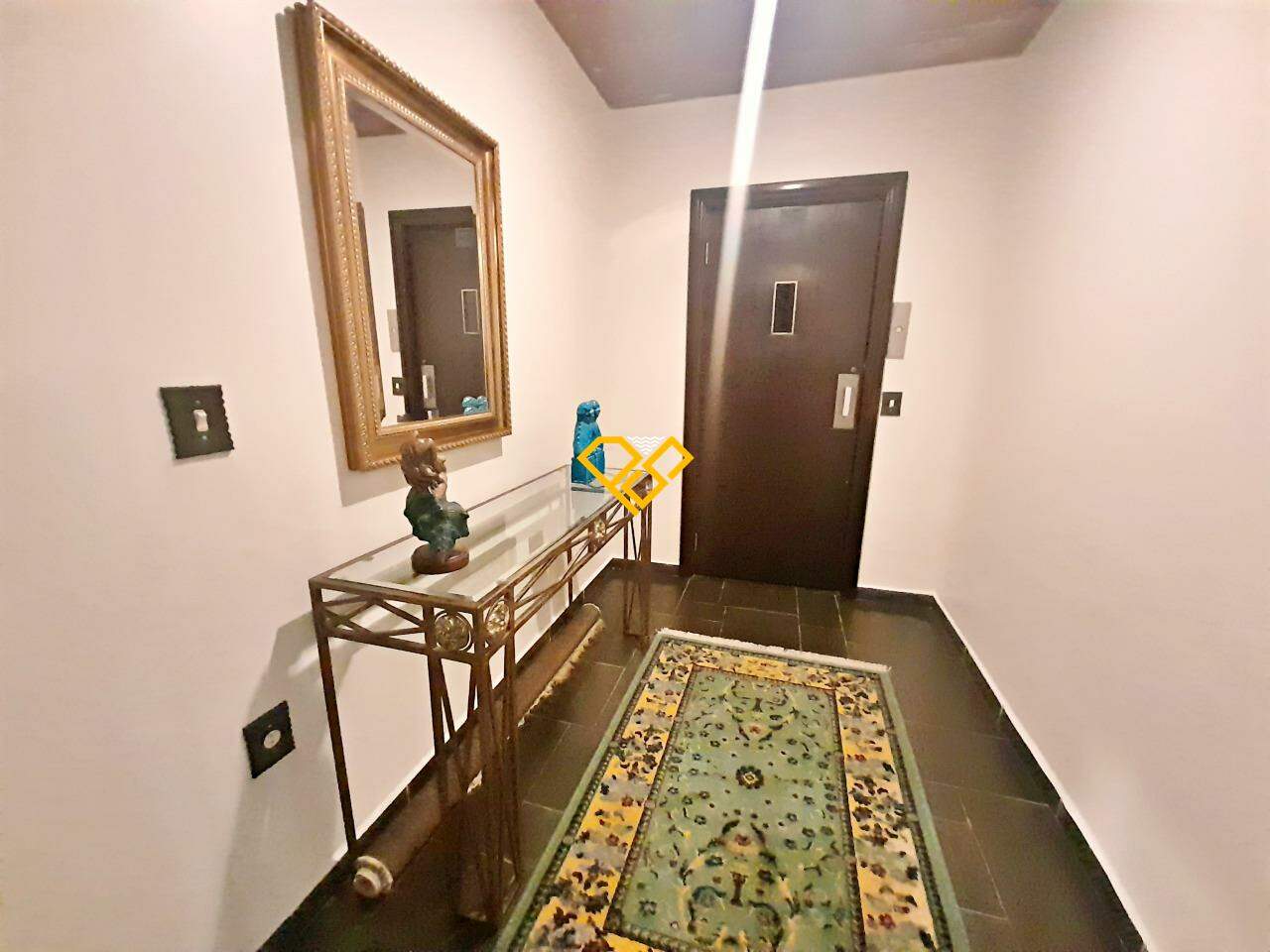 Apartamento à venda no Aparecida: Elevador privativo