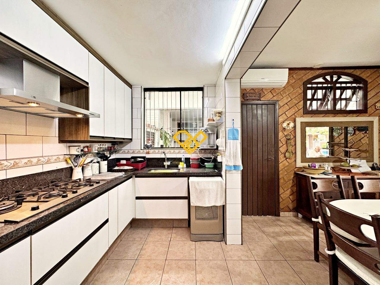 Casa à venda no Ponta da Praia: Cozinha