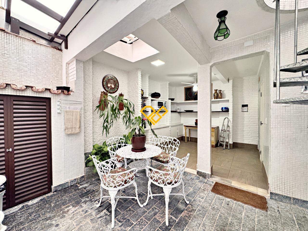 Casa à venda no Ponta da Praia: Varanda da cozinha