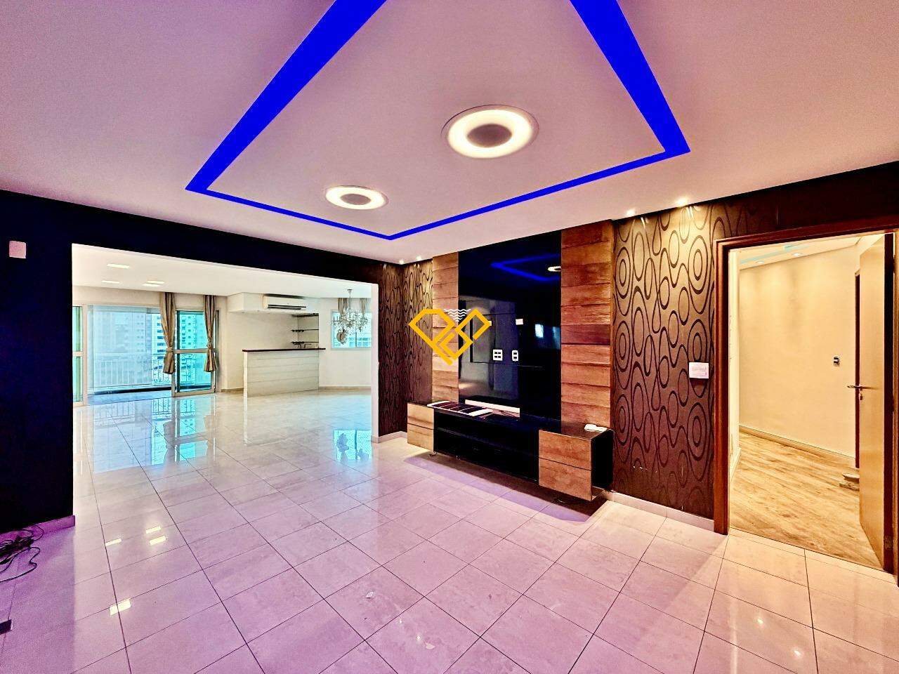 Apartamento para aluguel no Ponta da Praia: Sala de tv e cinema