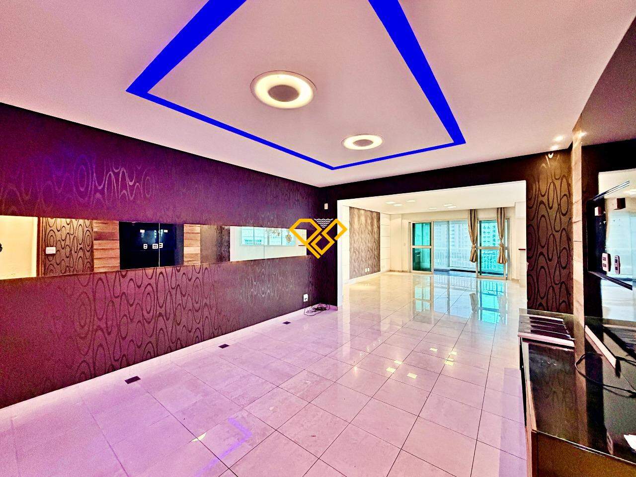 Apartamento para aluguel no Ponta da Praia: Sala de tv e cinema