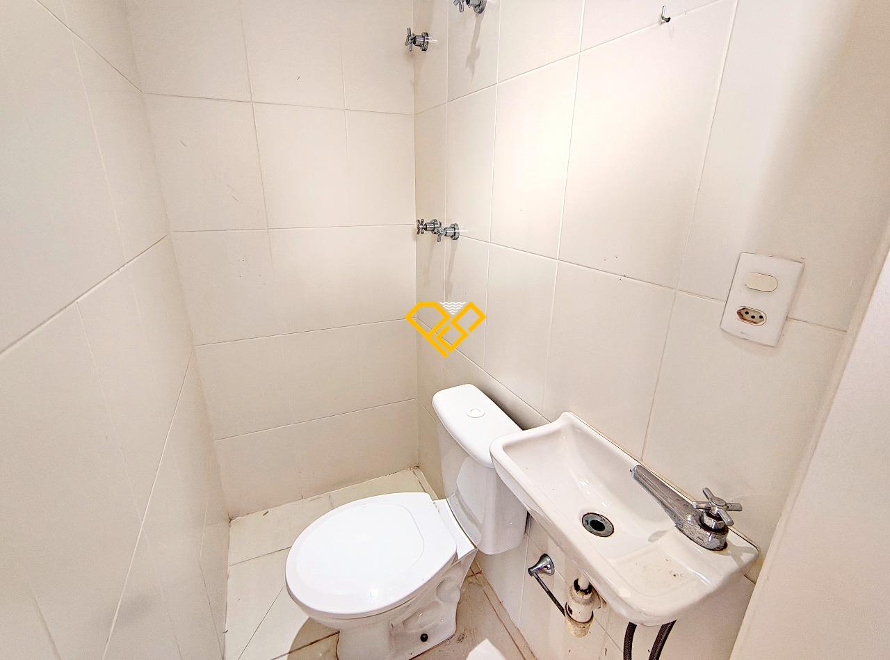 Apartamento para aluguel no Embaré: Wc de serviço