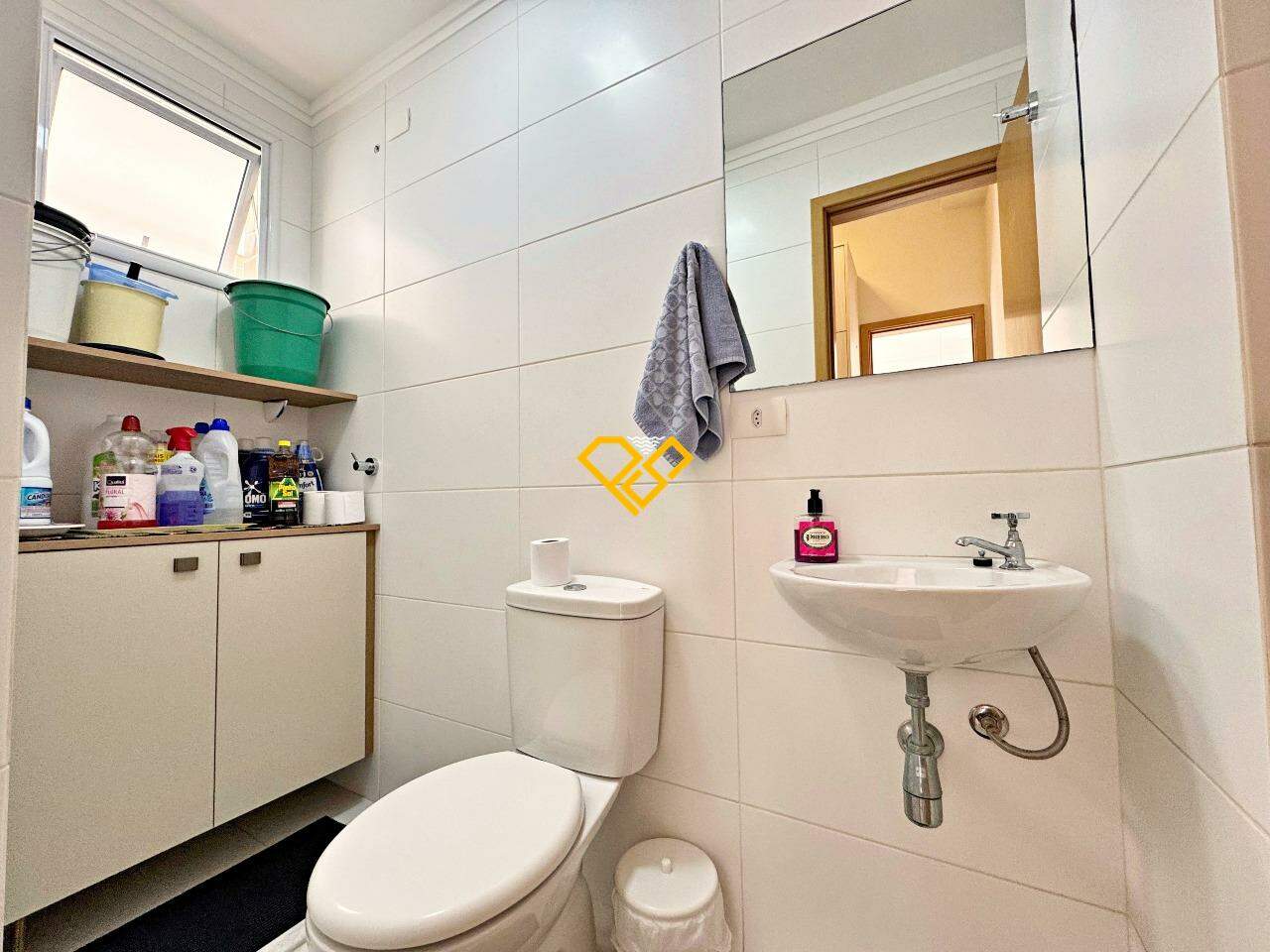 Apartamento à venda no Gonzaga: Wc de serviço