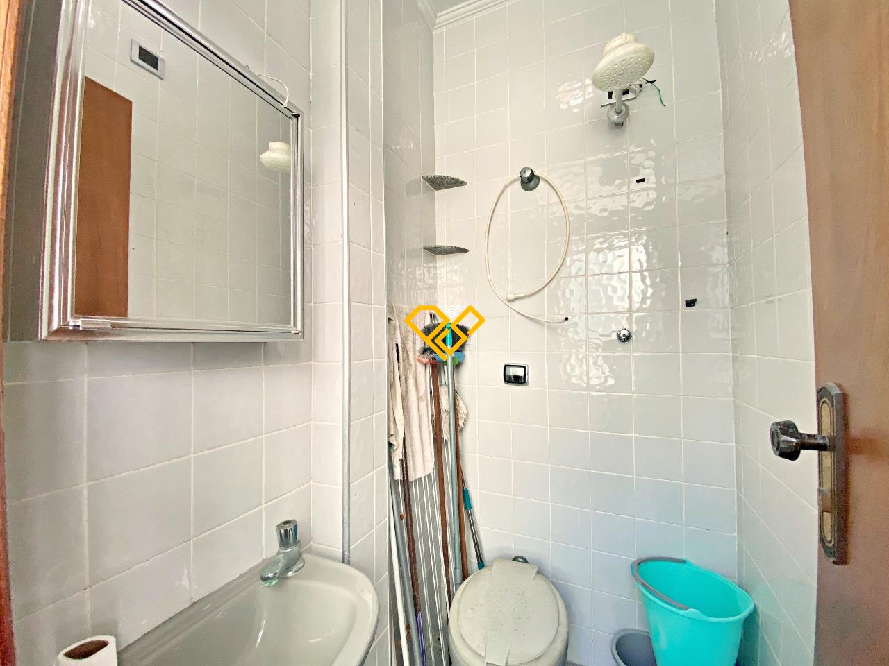 Apartamento à venda no José Menino: Wc de serviço