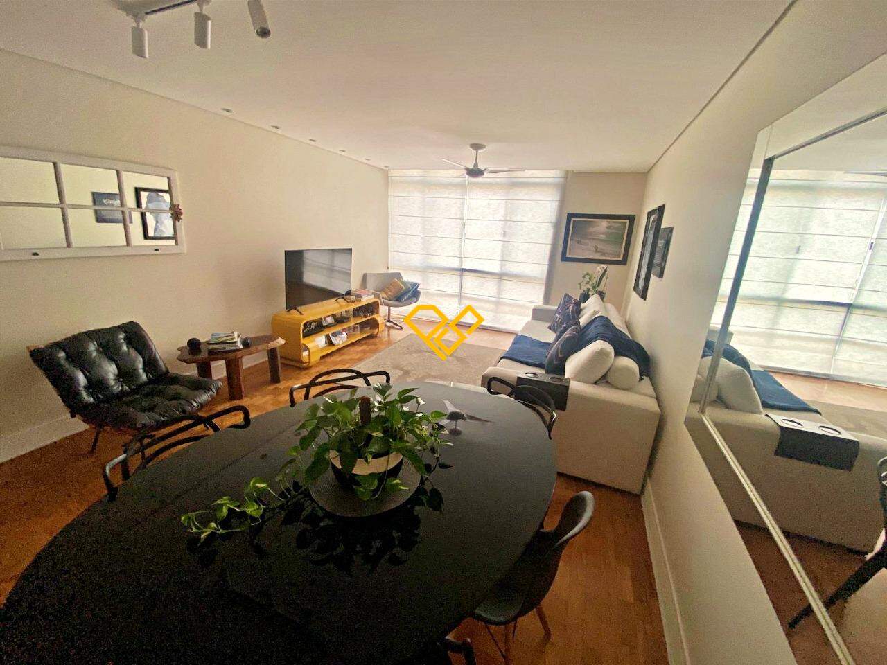 Apartamento à venda no Ponta da Praia: Sala