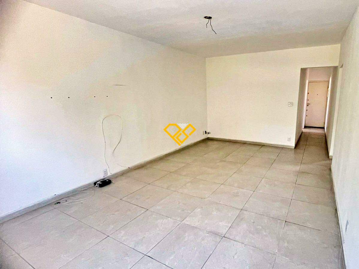 Apartamento à venda no Ponta da Praia: Sala