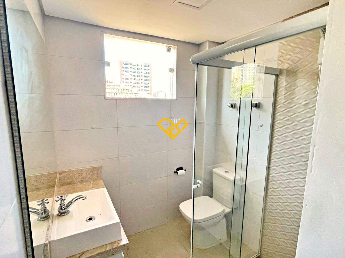 Apartamento à venda no Ponta da Praia: Wc social