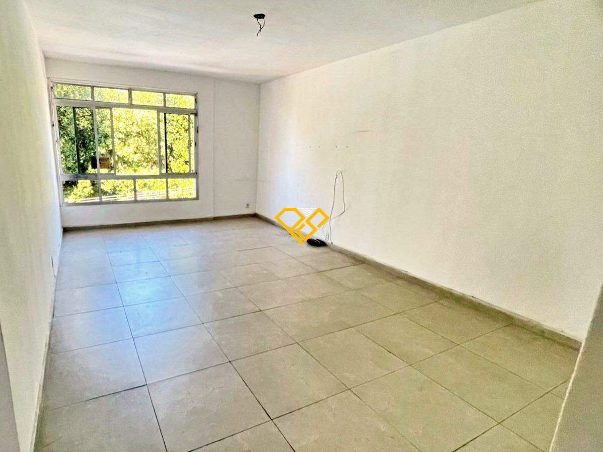 Apartamento à venda no Ponta da Praia: Sala