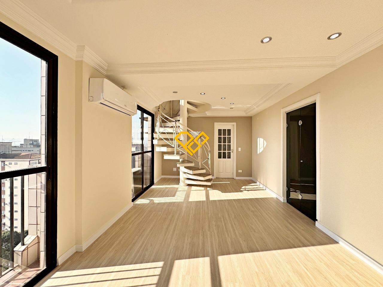 Cobertura à venda no Embaré: Sala 2º piso