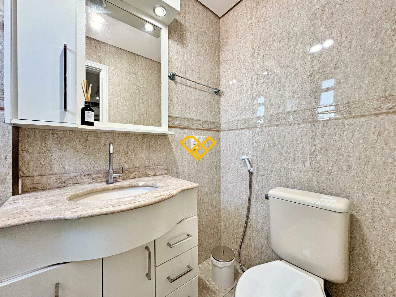 Cobertura à venda no Embaré: Wc suíte