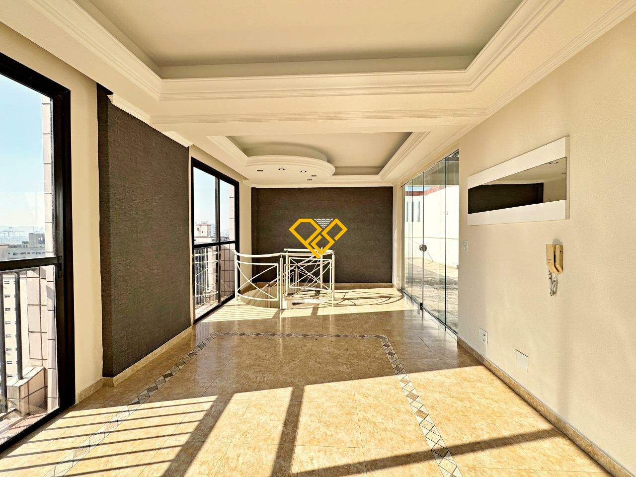 Cobertura à venda no Embaré: Sala 2º piso