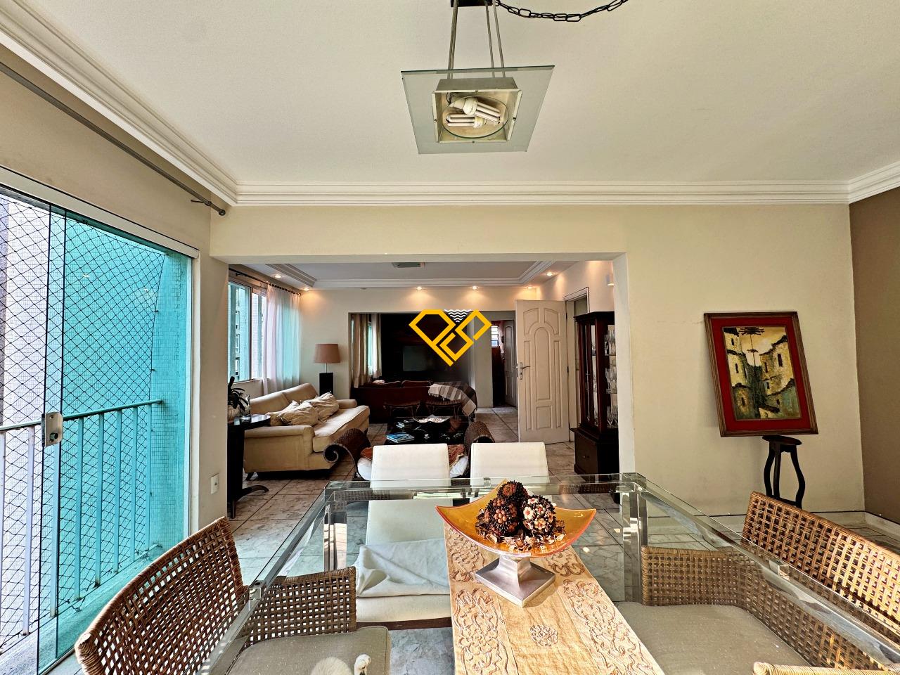 Apartamento à venda no Ponta da Praia: Sala