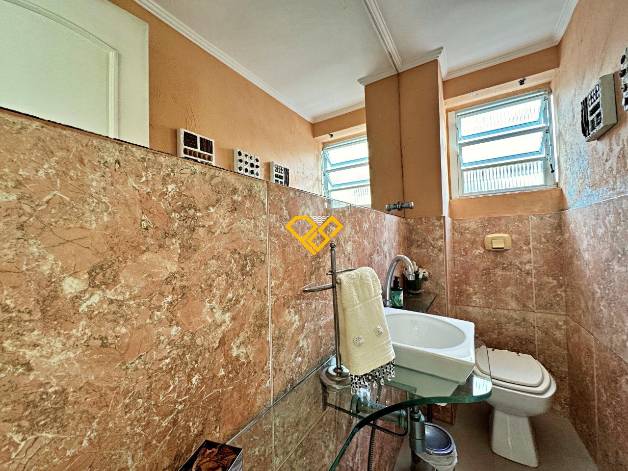Apartamento à venda no Ponta da Praia: Lavabo