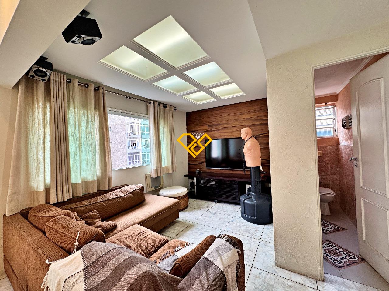 Apartamento à venda no Ponta da Praia: Sala