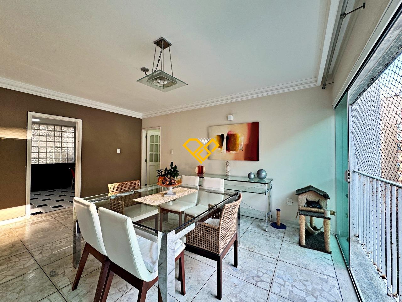 Apartamento à venda no Ponta da Praia: Sala