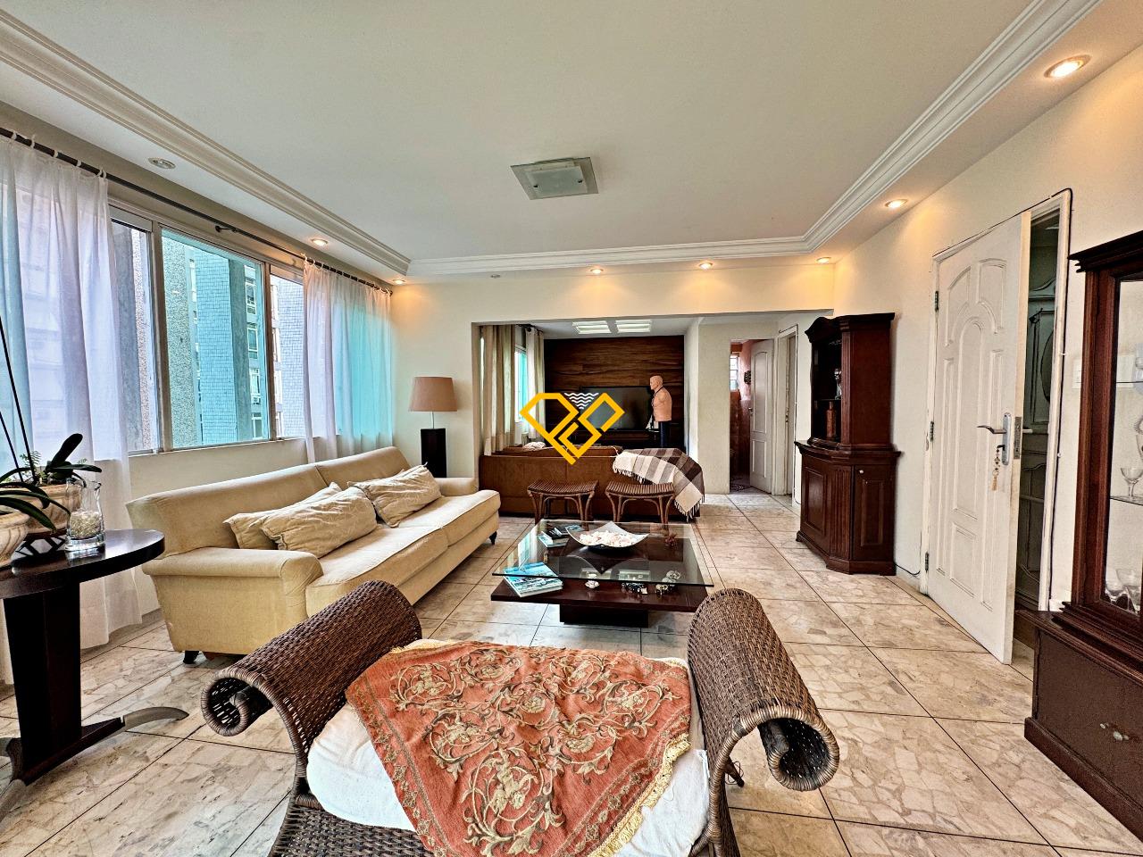 Apartamento à venda no Ponta da Praia: Sala