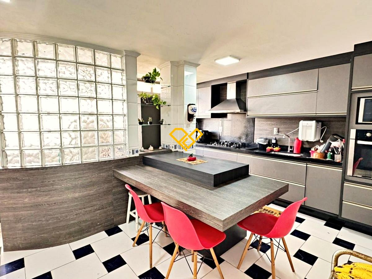 Apartamento à venda no Ponta da Praia: Cozinha